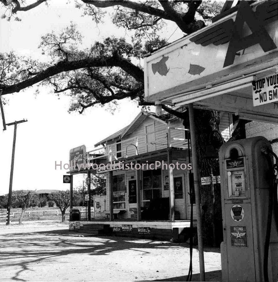 Station Pump and Kramers Store.jpg